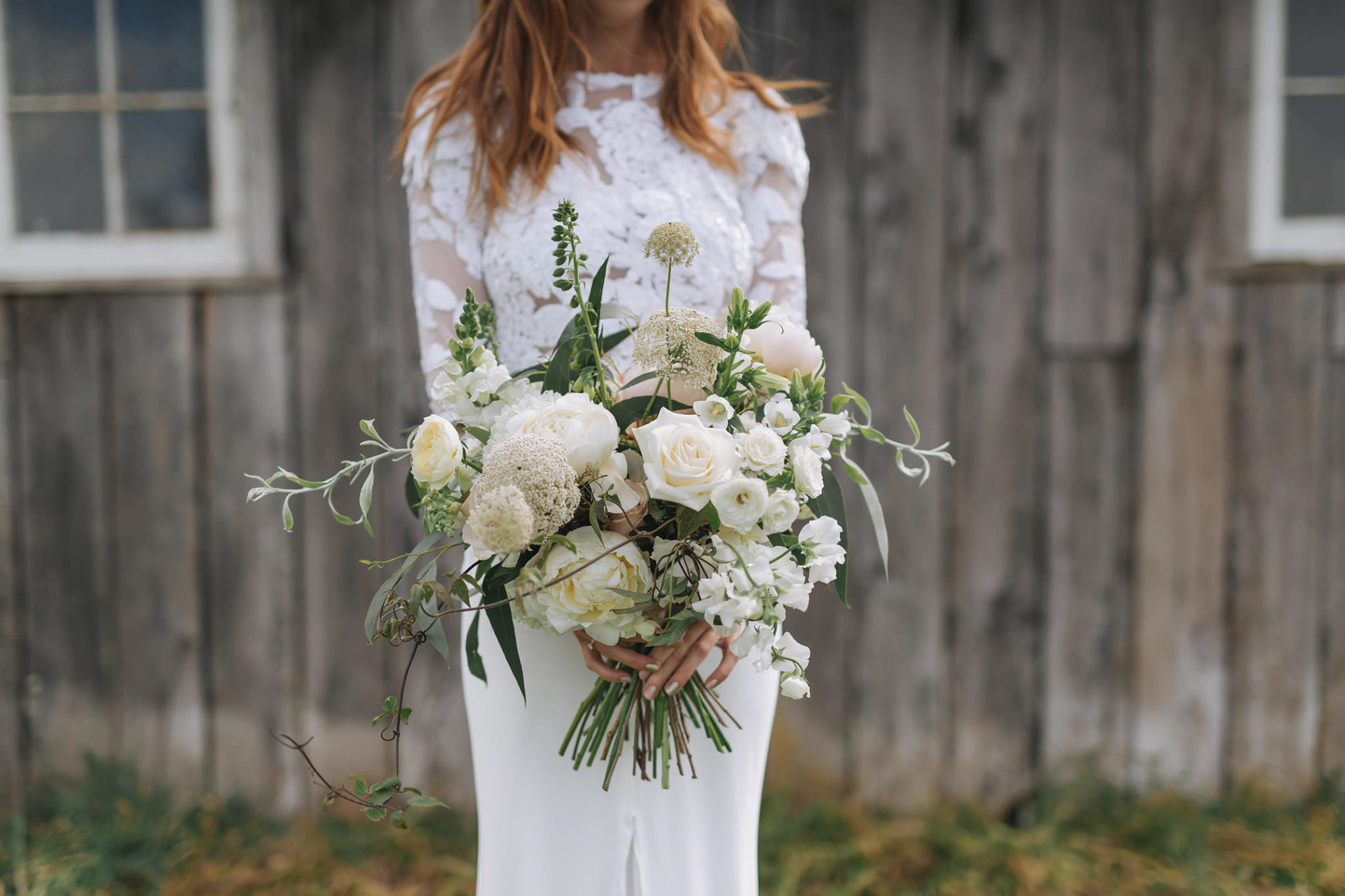white winter wedding flowers