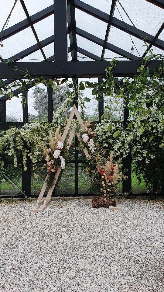 All the warm and cozy vibes today at @blackwalnutvenue for K + C. It may be pouring outside  but it was so lush in the glasshouse. Such a joy to create such yummyness! A big thank you to my flower fairy today @meadowhill.nz. love ya gal. Xx
•
•
•
•
•
#floralinspo #florallove #floralstyling #bouquetofflowers #eventflorist #floristsofinstagram #flowerinspiration #weddingfloral #floralnstallation #instaflorist #localflorist⁠
#flowerarrangements #engagedcouple #newlyengaged⁠
#allthingsbotanical #nzwedding #nzbride #papamoa⁠
#bayofplenty #tauranga #newzealandwedding⁠
#beautifulbay #bopweddings #taurangaweddings⁠
#mountmaunganui #taurangaflorist #mountflorist #bayofplentyweddings #wedding2023 #blackwalnut